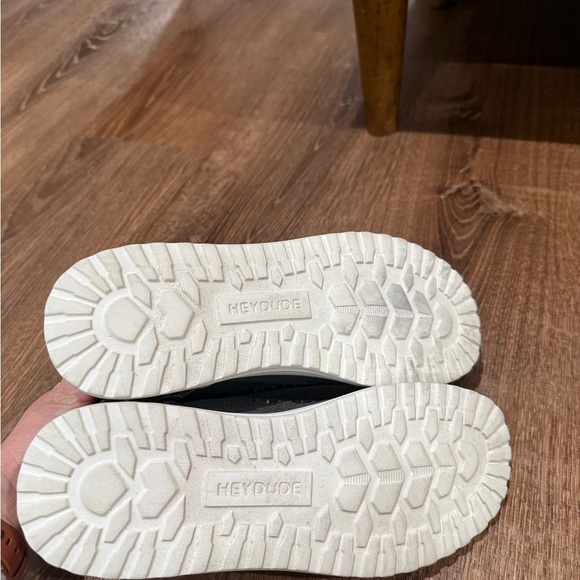 Women’s Hey Dude shoes. - Picture 3 of 4